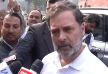 રશિયાના રાષ્ટ્રપ્રમુખ વ્લાદિમીર પુતિનની ભારત મુલાકાત દરમિયાન વિપક્ષના નેતા રાહુલ ગાંધીએ સરકાર પર પ્રહાર કરતા કહ્યું કે વિદેશી પ્રતિનિધિઓની વિપક્ષ સાથે મુલાકાત ન કરાવવી તે સરકારની નીતિ છે.