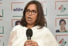 Mumbai Congress president Varsha Gaikwad addressing media