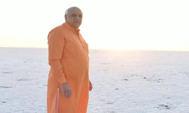 વિશ્વ પ્રસિદ્ધ 'કચ્છ રણોત્સવ'નો ધમાકેદાર પ્રારંભ વિશ્વ પ્રસિદ્ધ 'કચ્છ રણોત્સવ'નો ધમાકેદાર પ્રારંભ: CM ભૂપેન્દ્ર પટેલે પ્રવાસીઓને સીધું આમંત્રણ આપ્યું! 20 ફેબ્રુઆરી, 2026 સુધી ચાલશે રણોત્સવ