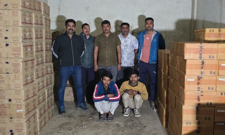 અમદાવાદ-વડોદરા એક્સપ્રેસ હાઈવે પર કન્ટેનરમાંથી 64 લાખથી વધુનો દારૂ ઝડપાયો...