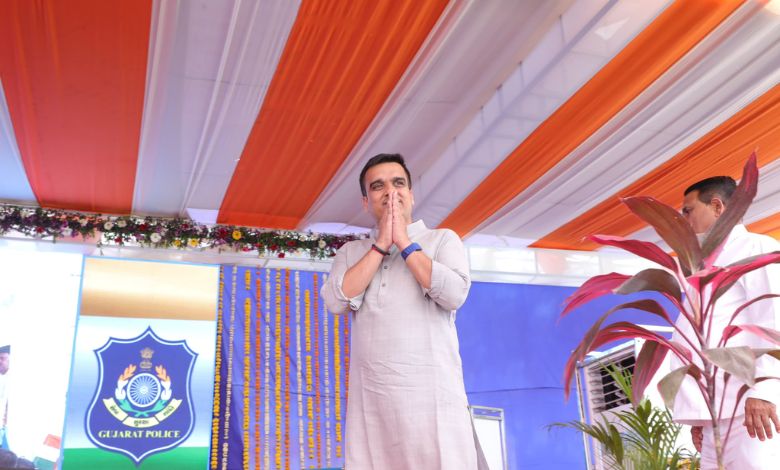 પોલીસ જનતાની સુરક્ષા માટે 'ભગવાન હનુમાન'ની ભૂમિકા ભજવશેઃ અસામાજિક તત્વોને હર્ષ સંઘવીની ચેતવણી...