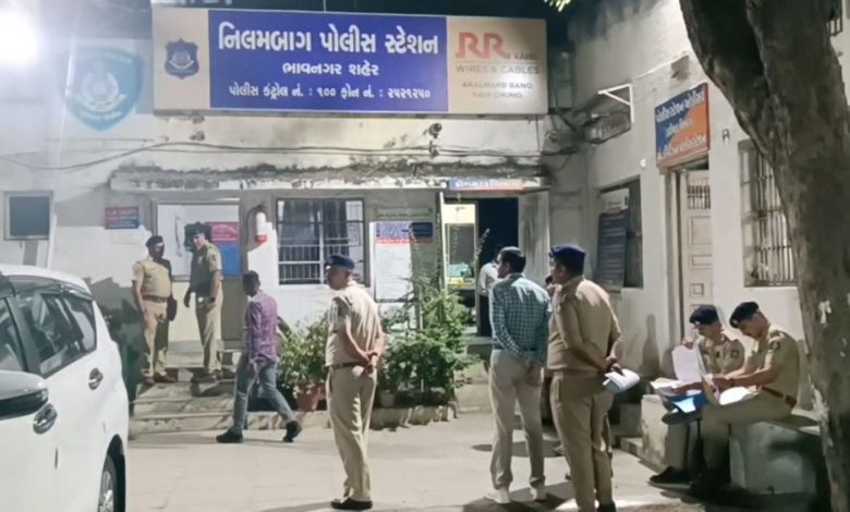 ભાવનગરમાં ફાયરિંગ-હુમલાની ઘટનામાં નામચીન તૌફિક અને વલી હાલારી સહિત ૮ વિરુદ્ધ ફરિયાદ