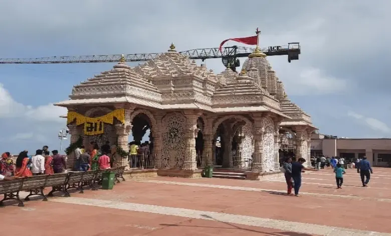 પાવાગઢમાં ચૈત્ર નવરાત્રીની આઠમે ભક્તોનું ઘોડાપૂર: લાખો માઈભક્તોએ કર્યાં  માતાજીના દર્શન
