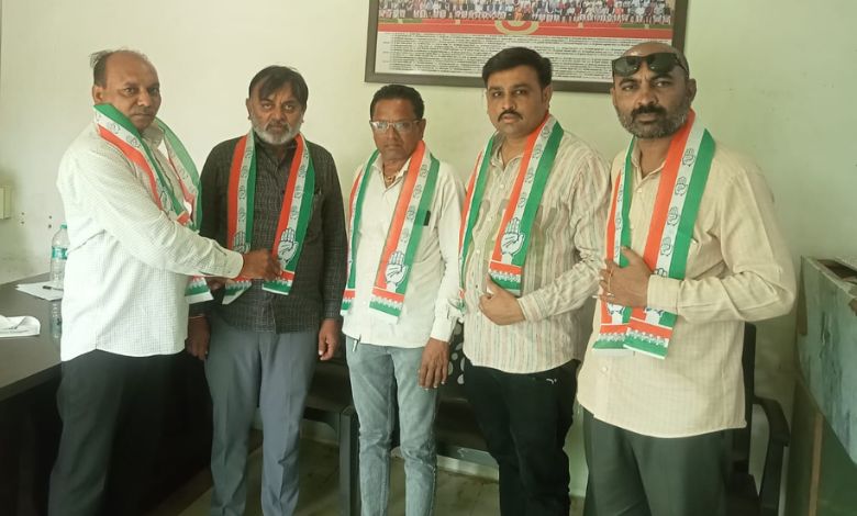 સ્થાનિક સ્વરાજ્યની ચૂંટણી પહેલા રાજકારણ ગરમાયું, ભાજપના આ આગેવાન કોંગ્રેસમાં જોડાયા