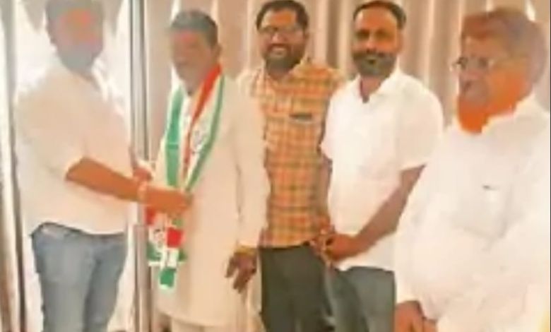 કચ્છ ભાજપમાં ગાબડું: ગાંધીધામના પૂર્વ ઉપપ્રમુખ રમેશ મ્યાત્રાએ કેસરીયો છોડી કોંગ્રેસનો પંજો પકડ્યો
