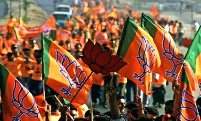 સુરત કોર્પોરેશનમાં ભાજપે 100 બેઠક મળી, આપને ફાળે 3 બેઠક