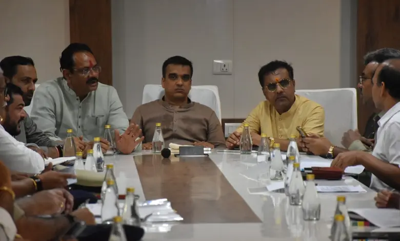 સોમનાથમાં PM મોદીનો ભવ્ય રોડ-શો: હર્ષ સંઘવીએ પગપાળા ફરીને કાર્યક્રમોની પૂર્વ તૈયારીઓની સમીક્ષા કરી
