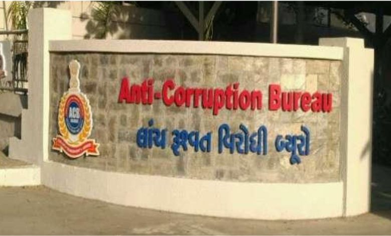 વડોદરામાં 10 હજારની લાંચ લેવામાં ક્લાસ-1 ઓફિસરને 3 વરસની જેલ થઈ ગઈ, જાણો આખો કેસ