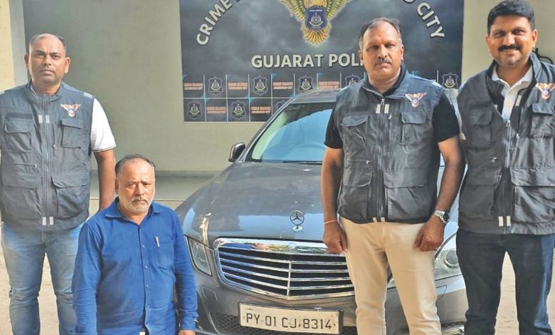 અમદાવાદ ક્રાઈમ બ્રાંચે ચોરીની લક્ઝુરિયસ કાર સાથે મુંબઈના શખસની ધરપકડ કરી