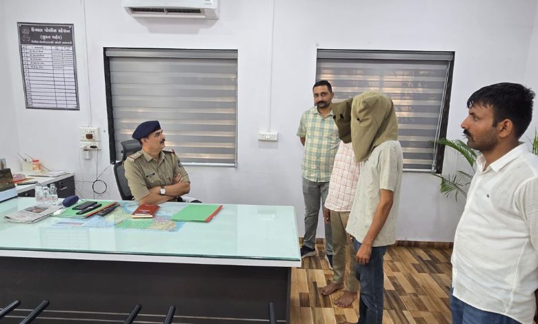 પેરોલ પર છૂટી POCSOનો ગુનેગાર પૂર્વ પ્રેમિકાને ઉઠાવી ગયો, અમદાવાદમાં સાસુની સામે જ કર્યું અપહરણ