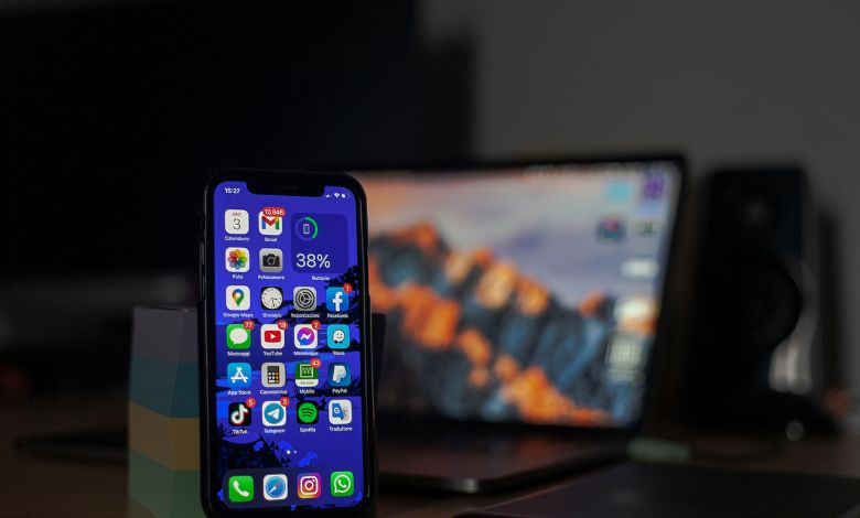 iPhone યુઝર્સની વર્ષો જૂની રાહનો અંત! હવે એક જ WhatsApp એપમાં ચાલશે બે અલગ-અલગ એકાઉન્ટ, ઓન કરી લો આ સેટિંગ...