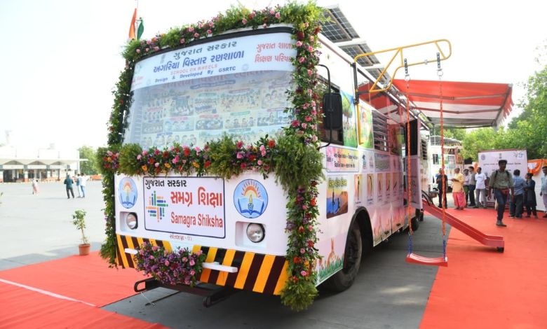 અરે વાહ! એક જ બસમાં સ્માર્ટ ક્લાસ, આરોગ્યની તપાસ અને રમત-ગમતના સાધનો: અગરિયાના બાળકો માટે અદભુત ભેટ