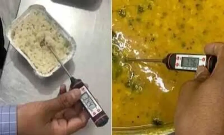 હવે રેલવેએ ઉગામ્યો દંડોઃ 15 સ્થળો પર બેઝ કિચન અને કેટરિંગ સંસ્થાઓની કરી ઓચિંતી તપાસ, રૂ. 40 લાખનો દંડ વસૂલ્યો