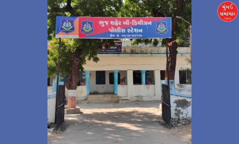મિરજાપરમાં ગોડાઉનમાં ઊભેલી કારમાંથી રૂ.૧.૫૪ લાખનો વિદેશી દારૂ જપ્ત: સુખપરના યુવકની અટકાયત, માંડવીની મહિલાનું નામ ખુલ્યું