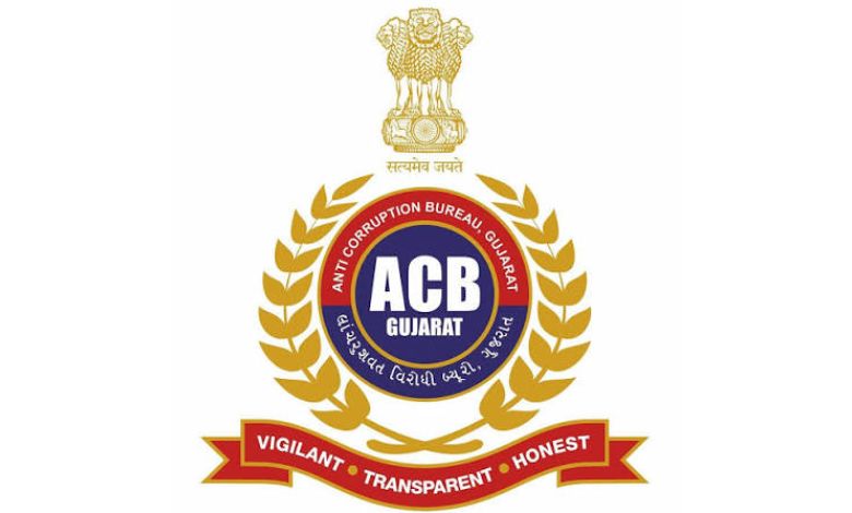નર્મદા ACBની મોટી કાર્યવાહી, રૂપિયા 40,000ની લાંચ લેતા ફૂડ એન્ડ ડ્રગ્સ વિભાગના બે અધિકારીઓ ઝડપાયા