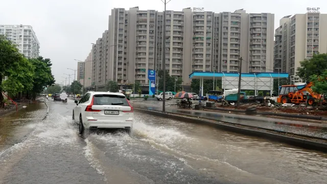 ગુજરાતમાં આગાહી પ્રમાણે વરસાદની તોફાની બેટિંગ શરૂઃ આ બે તાલુકામાં 2 કલાકમાં 5 ઇંચ, વડોદરામાં 2 ઇંચ
