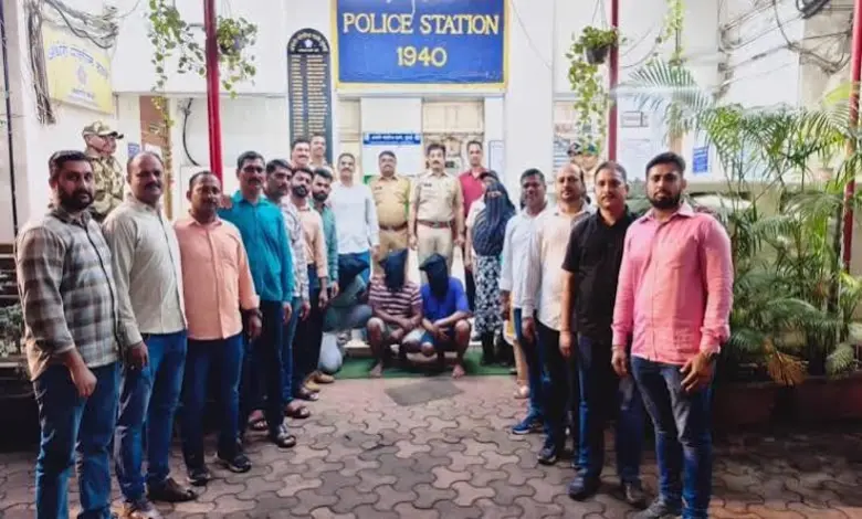 વેપારીની ઑફિસમાં નકલી રેઇડ પાડીને ખંડણી માગી: ઇન્કમ ટેક્સ ઇન્સ્પેક્ટર, ટેક્સ આસિસ્ટન્ટ સહિત વધુ ચાર જણની ધરપકડ