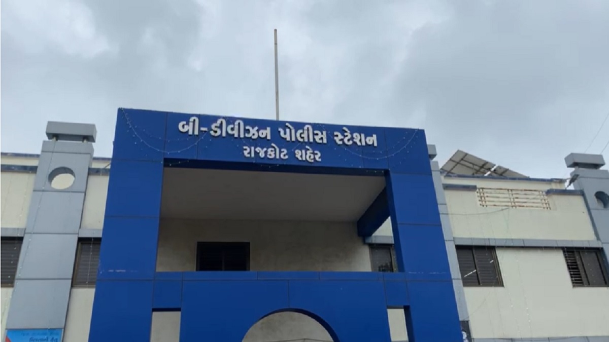 રાજકોટની 16 વર્ષની છોકરીને ફસાવીને મોરબીના અરમાન શેખે કર્યો રેપ, 2 વર્ષના શોષણ પછી કઈ રીતે ઝડપાયો?