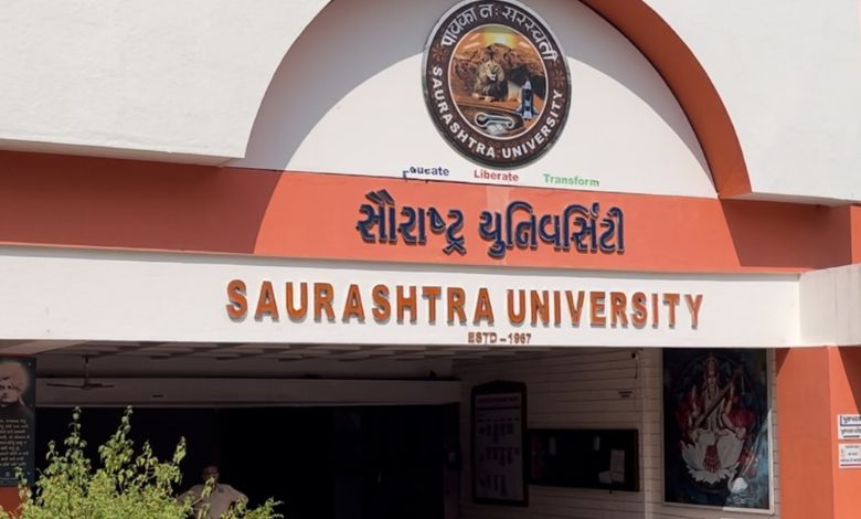 સૌરાષ્ટ્ર યુનિવર્સિટી બન્યો રાજકીય અખાડો: કમલ મહેતા અને નિદત બારોટ વચ્ચે ખુલ્લેઆમ છેડાયું યુદ્ધ