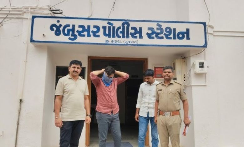 મુસ્લિમ યુવક 24 વર્ષની હિન્દુ યુવતીને ભગાડી ગયો, ઉલ્લુ બનાવવા નકલી મેરેજ સર્ટિફિકેટ રજૂ કર્યું ને પછી.......