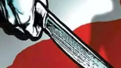 Has the fear of law disappeared in Rajkot? A friend brutally murdered his friend by stabbing him more than 6 times in broad daylight.