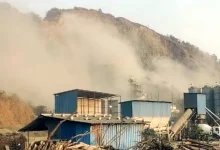 ગેરકાયદેસર ખાણકામ પર પ્રશાસનિક કાર્યવાહી અને પોલીસ તપાસની પ્રતિકાત્મક તસવીર.