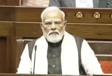રાજ્યસભામાં સંબોધન કરતા વડાપ્રધાન નરેન્દ્ર મોદીનો આક્રમક અંદાજ.